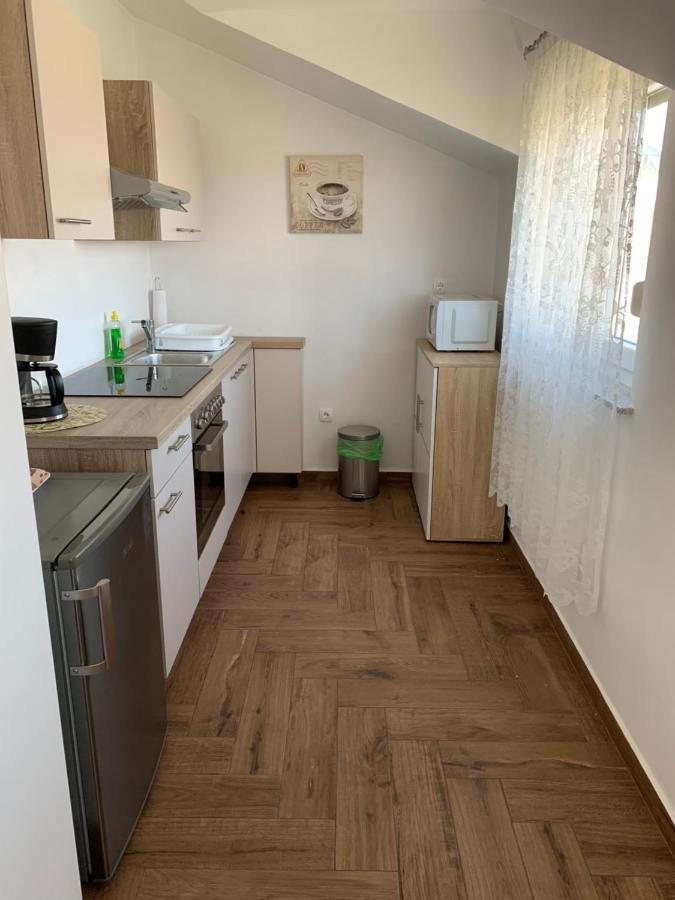 Green Hill Family Apartments Водице Экстерьер фото