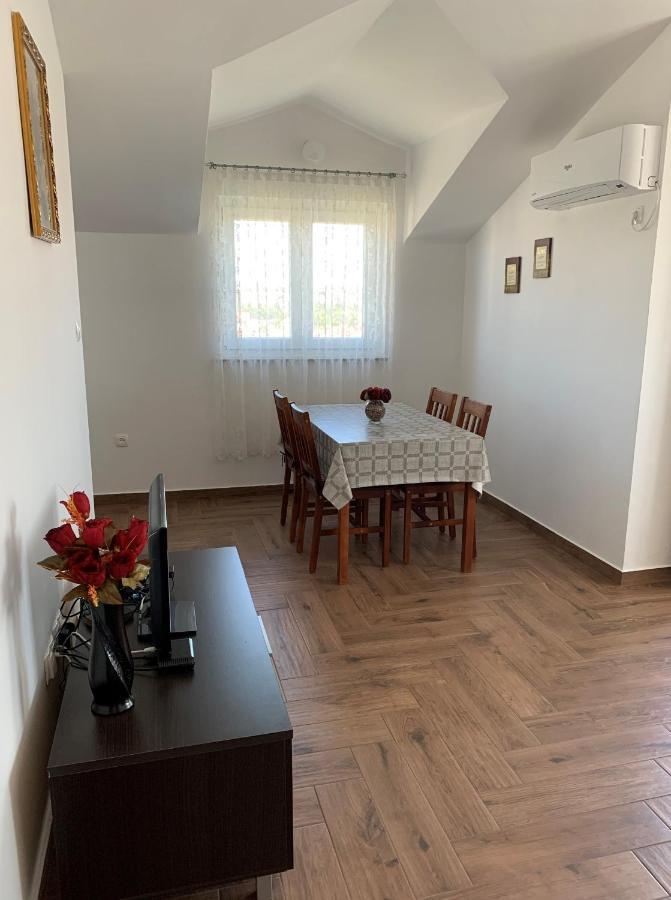 Green Hill Family Apartments Водице Экстерьер фото